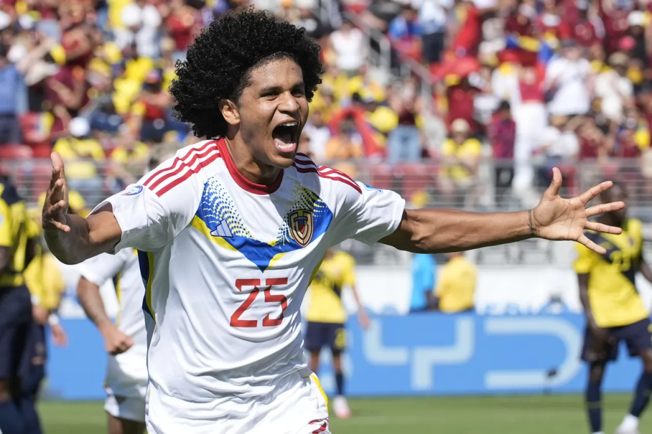 Venezuela remonta y vence a Ecuador en la Copa América