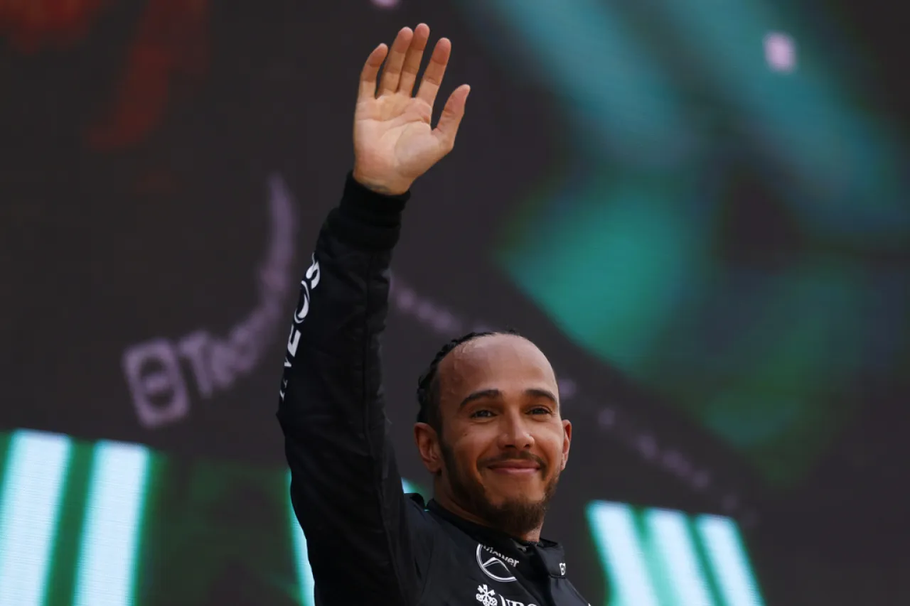 Hamilton no lamenta irse a Ferrari luego de primer podio con Mercedes