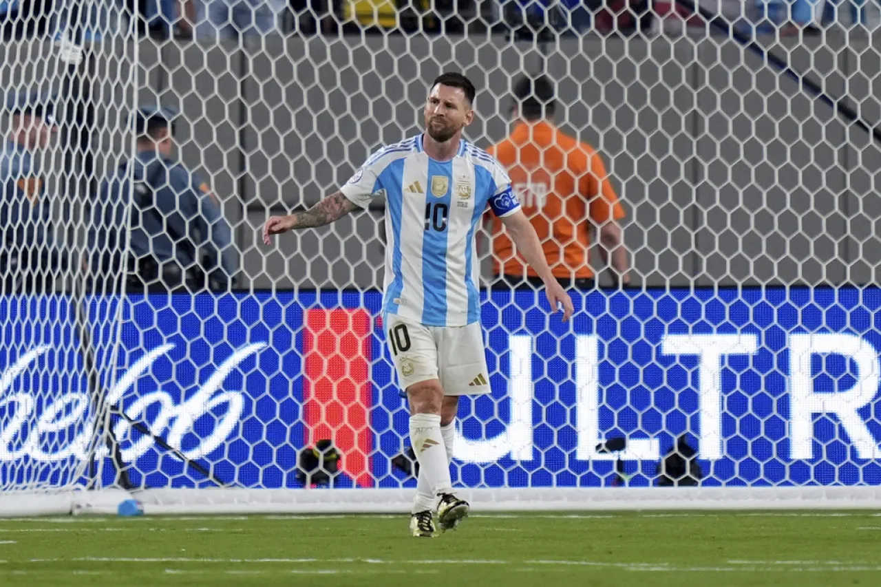 Argentina avanza a cuartos con victoria ante Chile en la Copa América