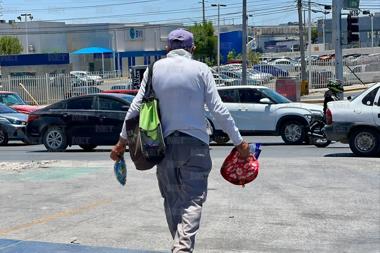 Fotos: Don Beto sale adelante con la venta de tortilleros en las calles