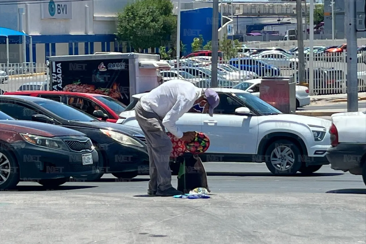 Fotos: Don Beto sale adelante con la venta de tortilleros en las calles