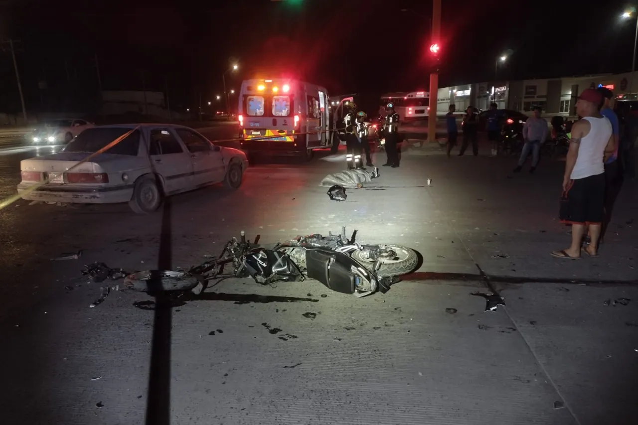 Juárez: Mujer choca a motociclista y lo mata