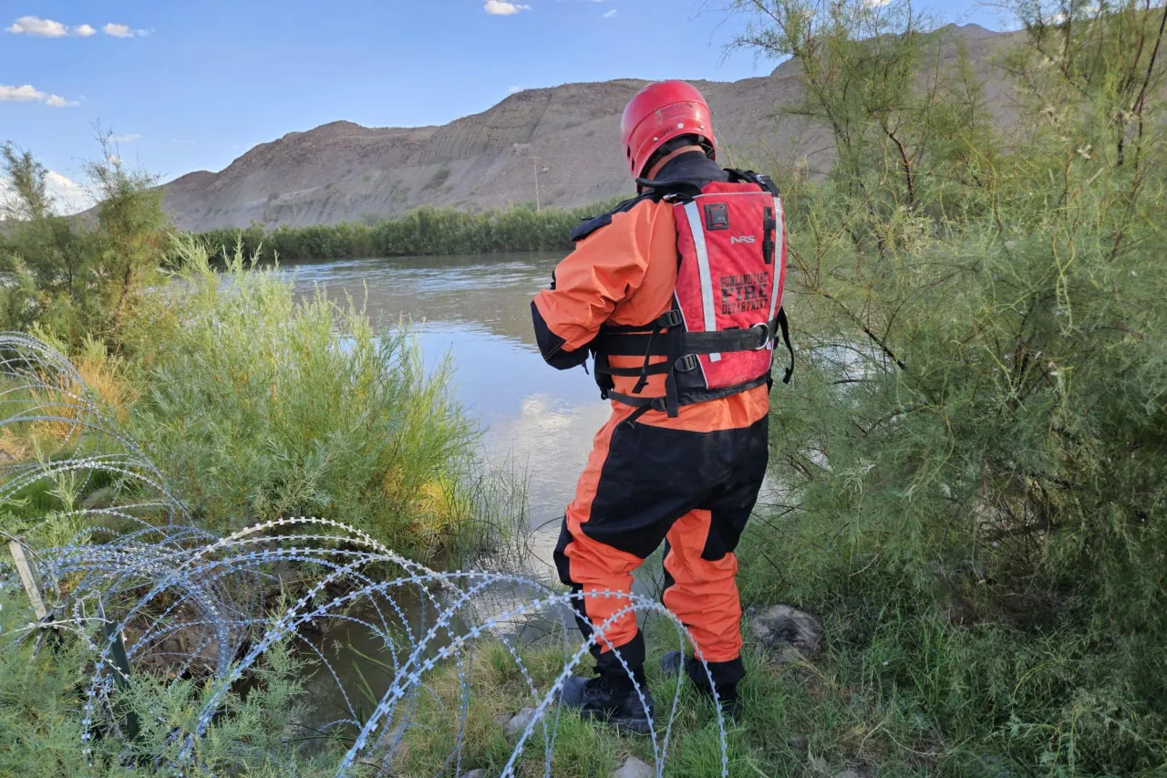 Bomberos de El Paso y Sunland Park recuperan 3 cuerpos del agua