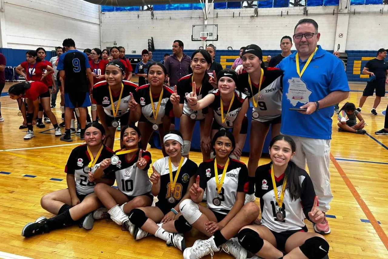 Estudiantes juarenses triunfan en torneo estatal de voleibol