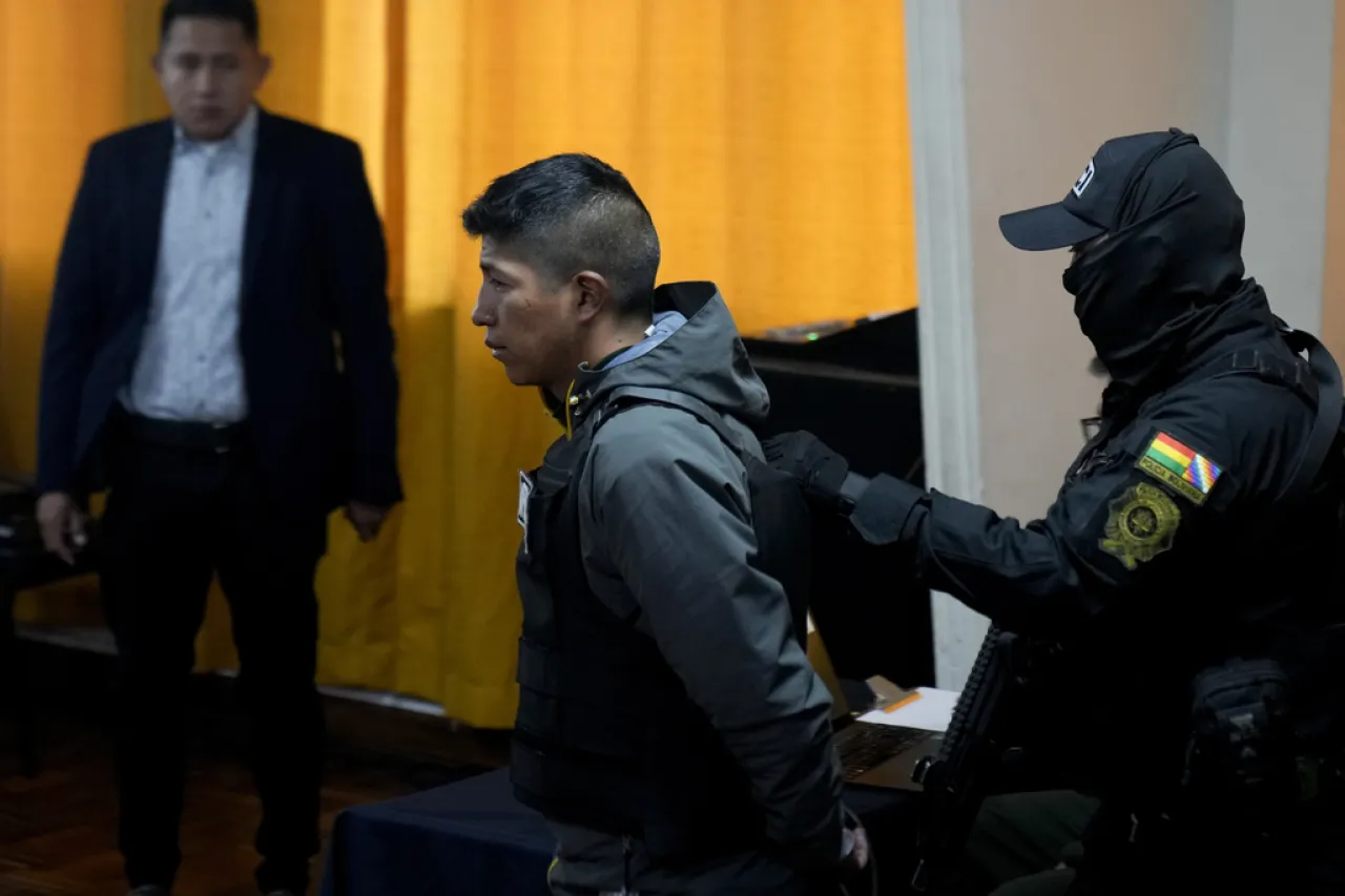 Suman 21 arrestados por fallido golpe de Estado en Bolivia