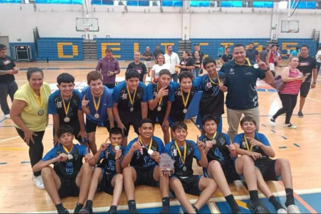 Estudiantes juarenses triunfan en torneo estatal de voleibol