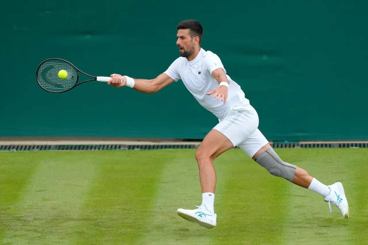 Djokovic asegura que su rodilla está bien y está listo para ganar Wimbledon