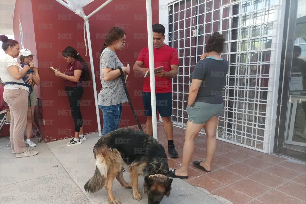 Vecinos llevan a esterilizar a sus mascotas en Granjas de Chapultepec