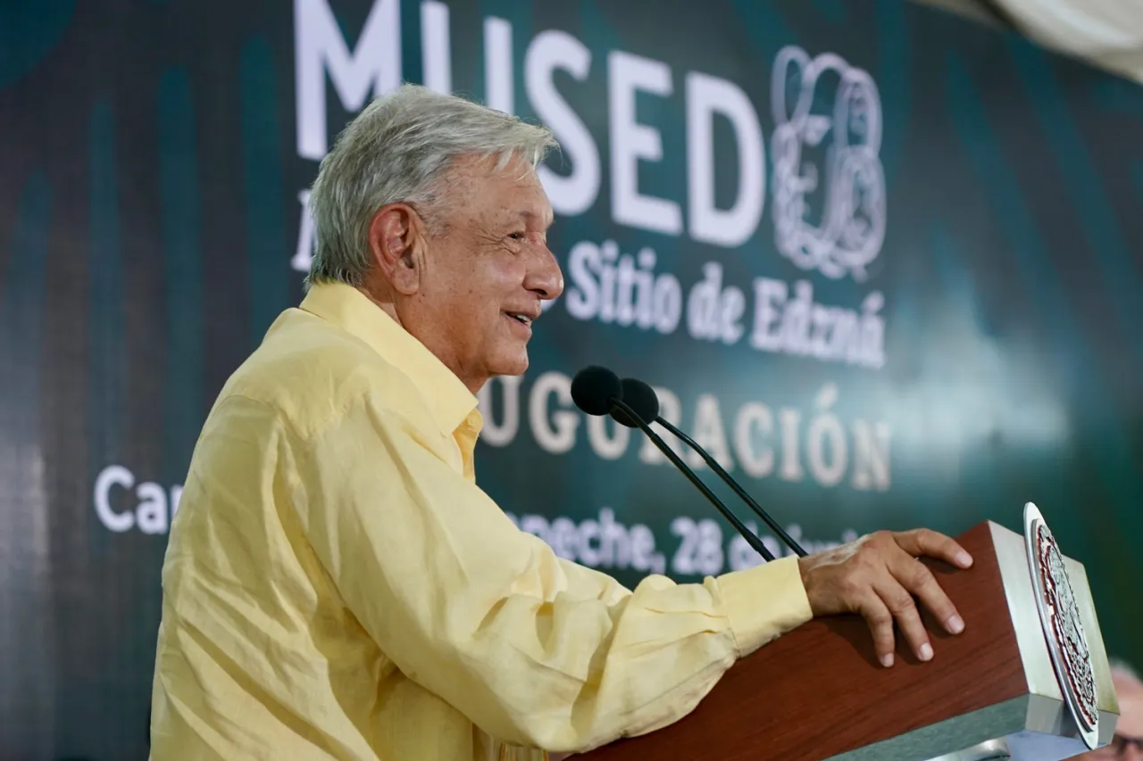 Dos Bocas ya está refinando, asegura López Obrador