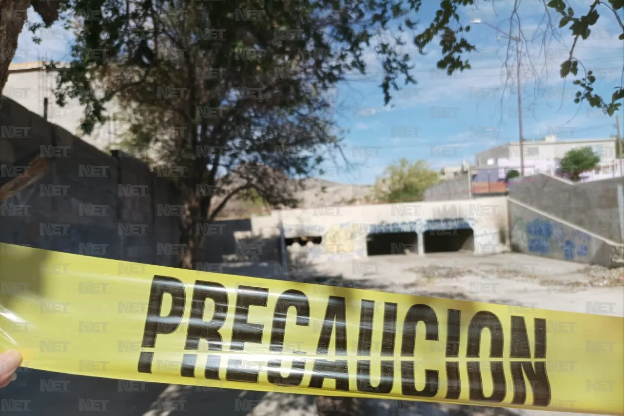 Juárez: Lo matan y arrojan su cuerpo encobijado a la calle
