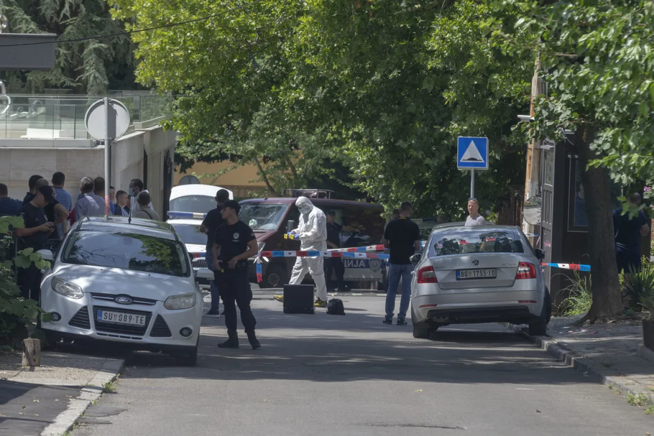 Serbia: Hombre hiere con ballesta a policía en embajada de Israel