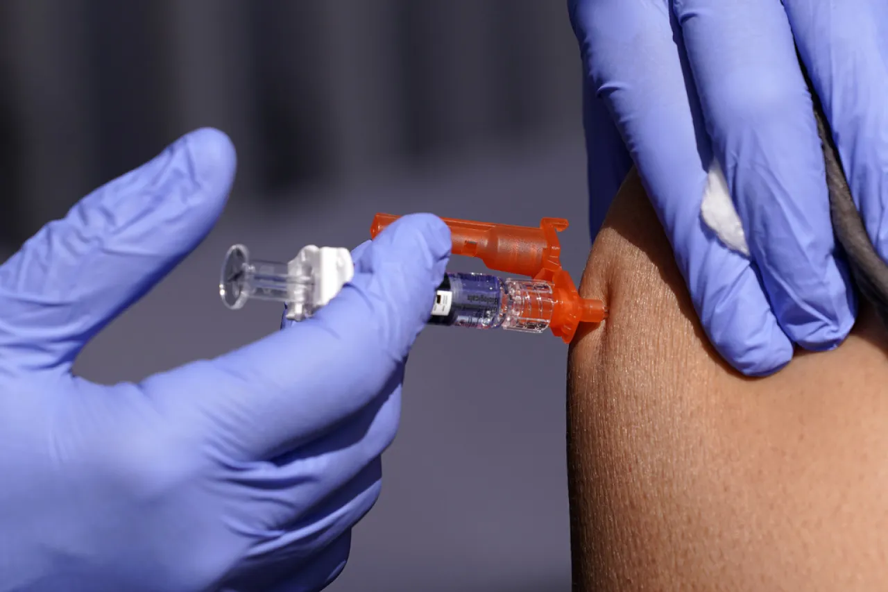 EU pagará 176 mdd a Moderna por vacuna contra la gripe aviar