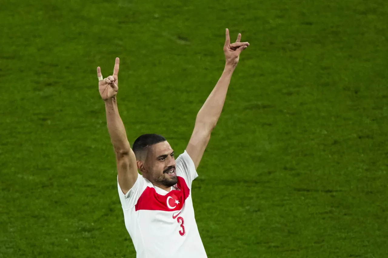 Festejo de futbolista provoca conflicto diplomático entre Alemania y Turquía