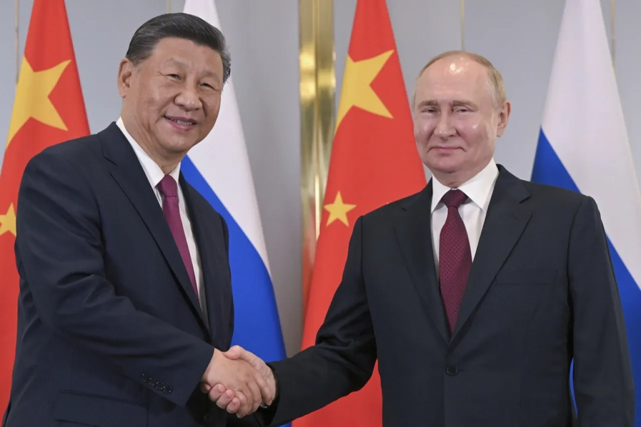 Líderes de Rusia y China se reúnen en cumbre de seguridad