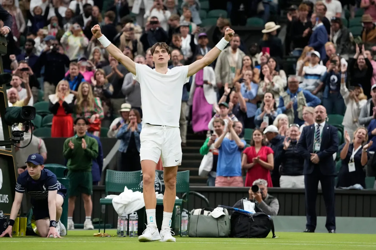 Tenistas británicos en Wimbledon evitan hablar de las elecciones en su país
