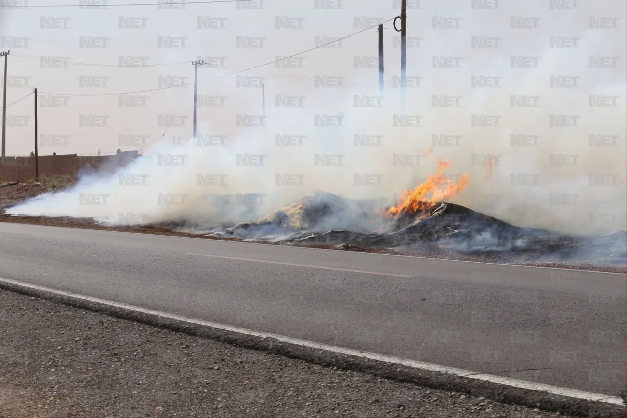 Fotos: Se quema auto en el panteón San Rafael