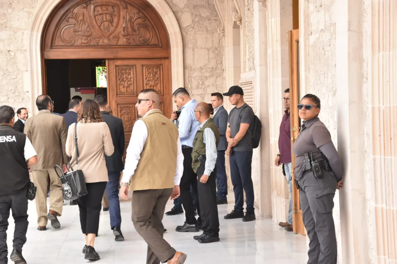 Convoca Maru Campos a reunión de gabinete