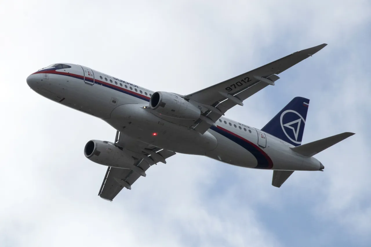 Se estrella avión ruso cerca de Moscú; mueren 3 tripulantes