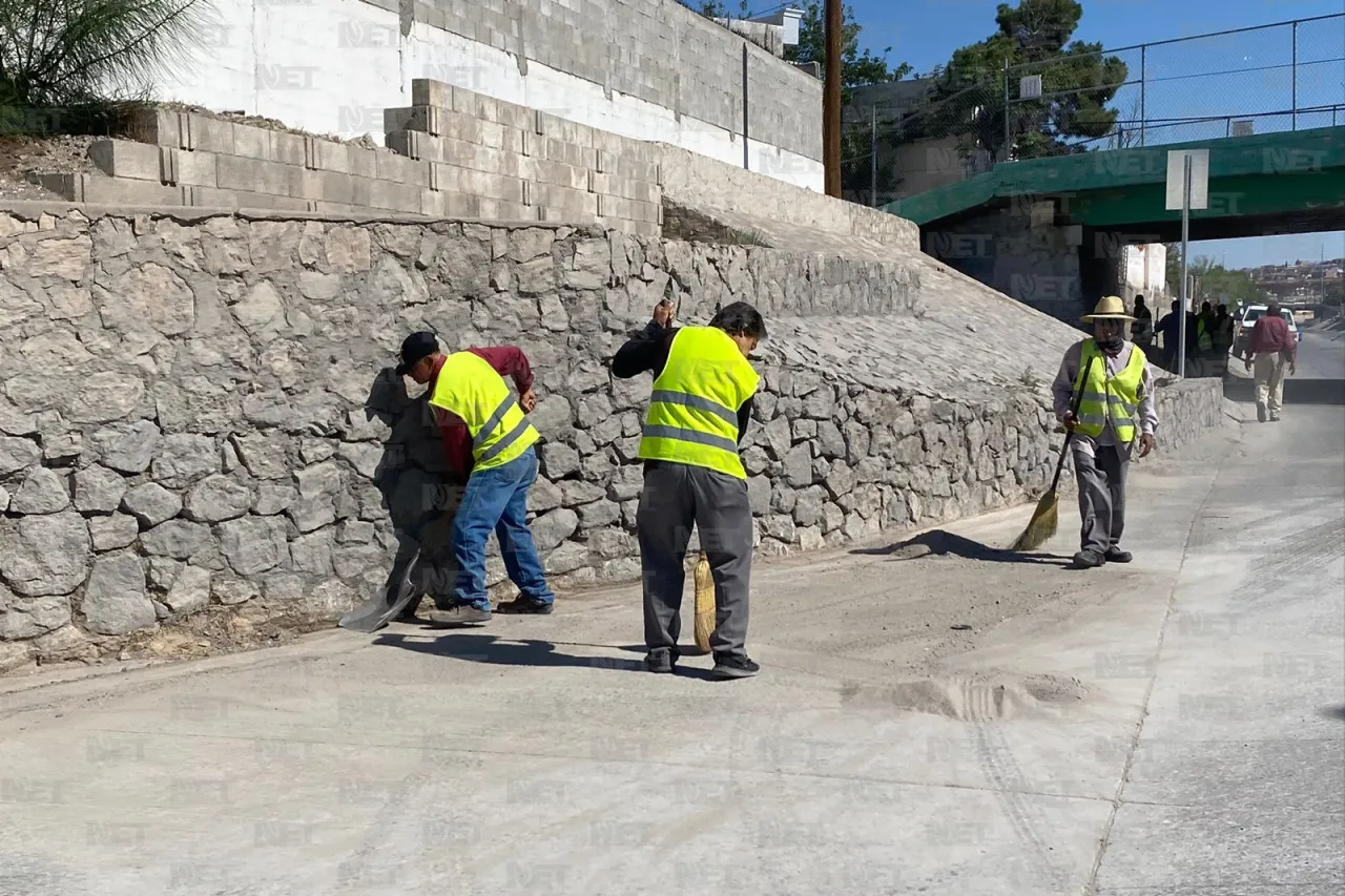 Le dan ‘manita de gato’ al viaducto Díaz Ordaz