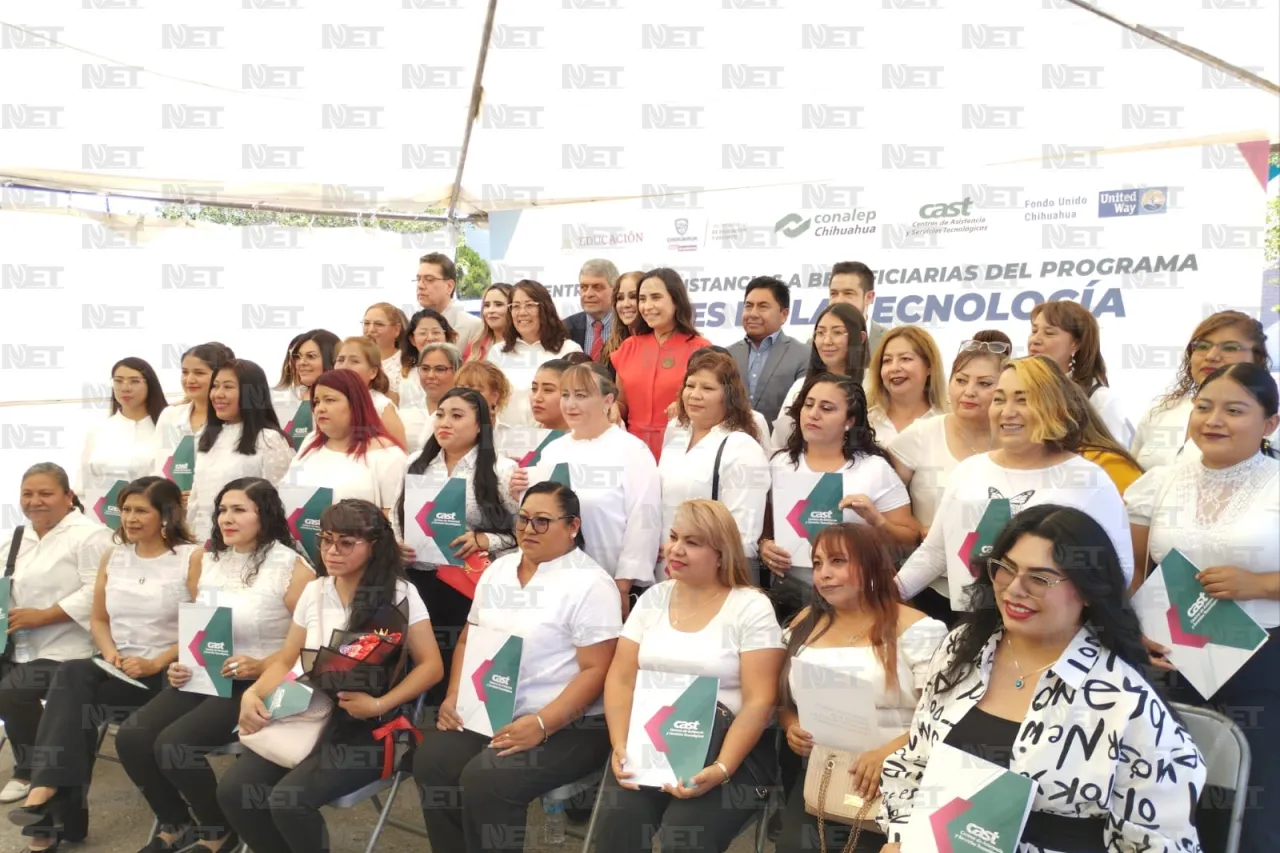 Concluyen 60 mujeres capacitación en tecnologías para el trabajo