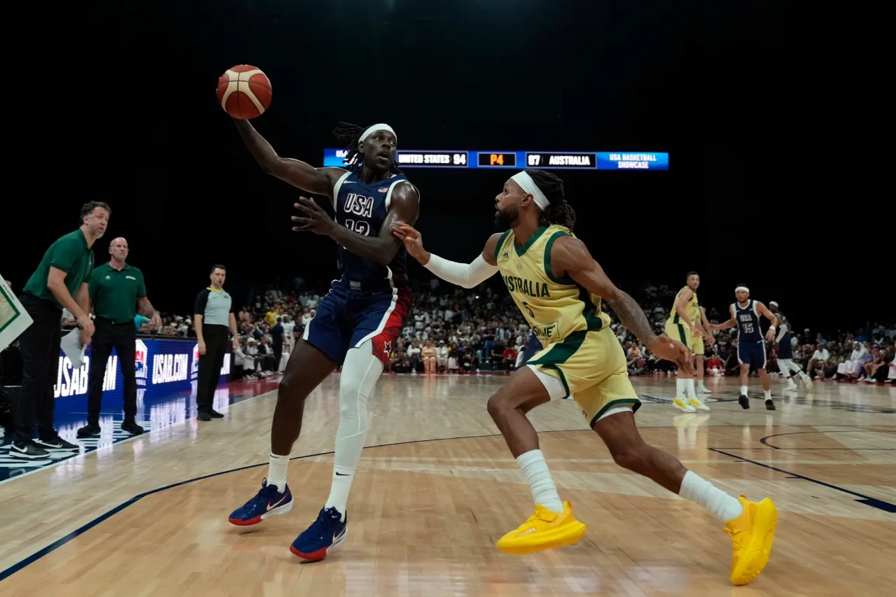 Estados Unidos supera a Australia en juego de preparación de basquetbol olímpico