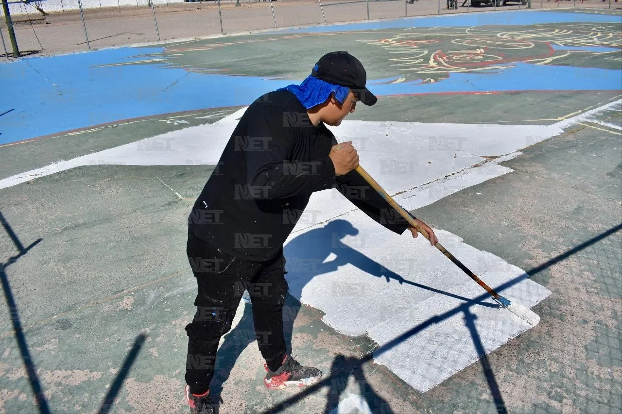 Pintan a Oliver Atom a la cancha del Deportivo Salvárcar