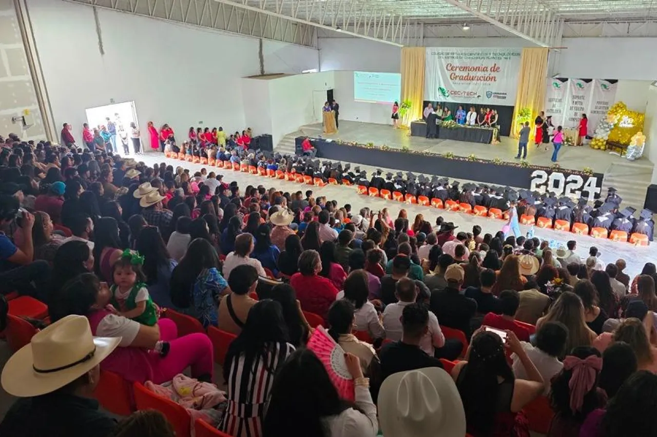 Concluyen sus estudios más 4 mil  estudiantes del CECyTECH en el estado
