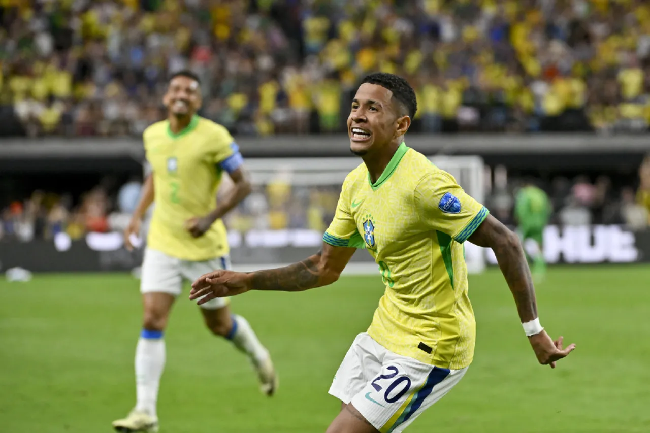 Manchester City contrata al delantero Savinho por 40 millones de euros