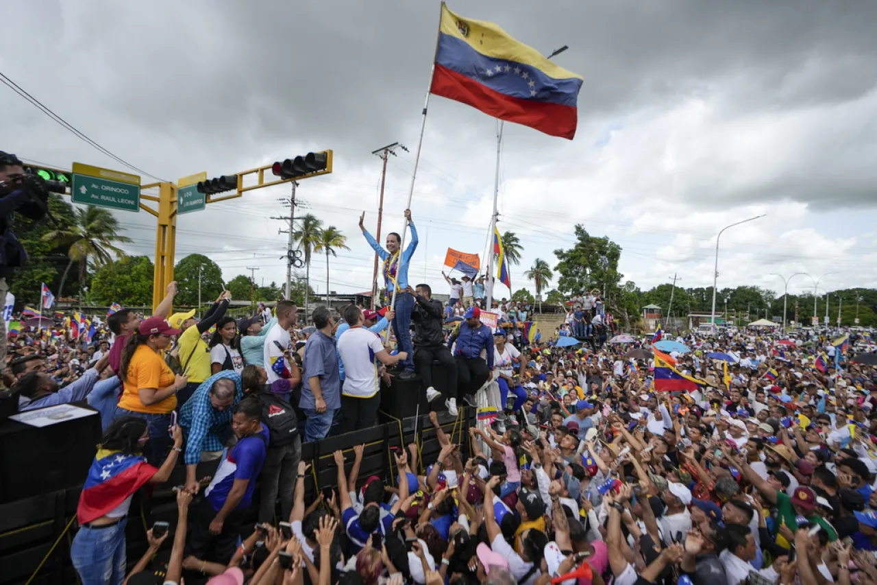 Venezuela: Oposición y oficialismo piden salir a las calles el día de elección