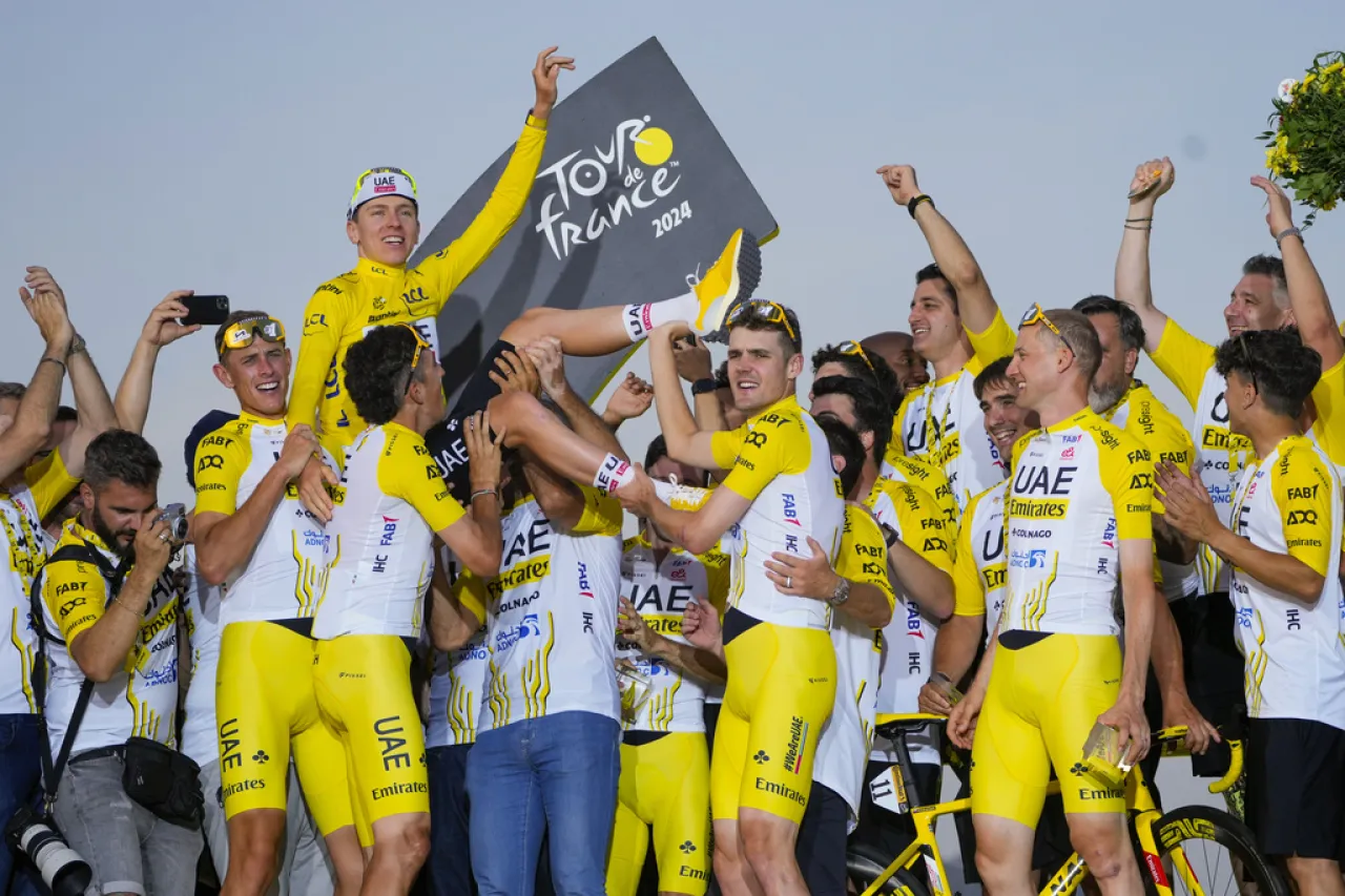 Pogacar conquista el Tour de Francia por tercera ocasión