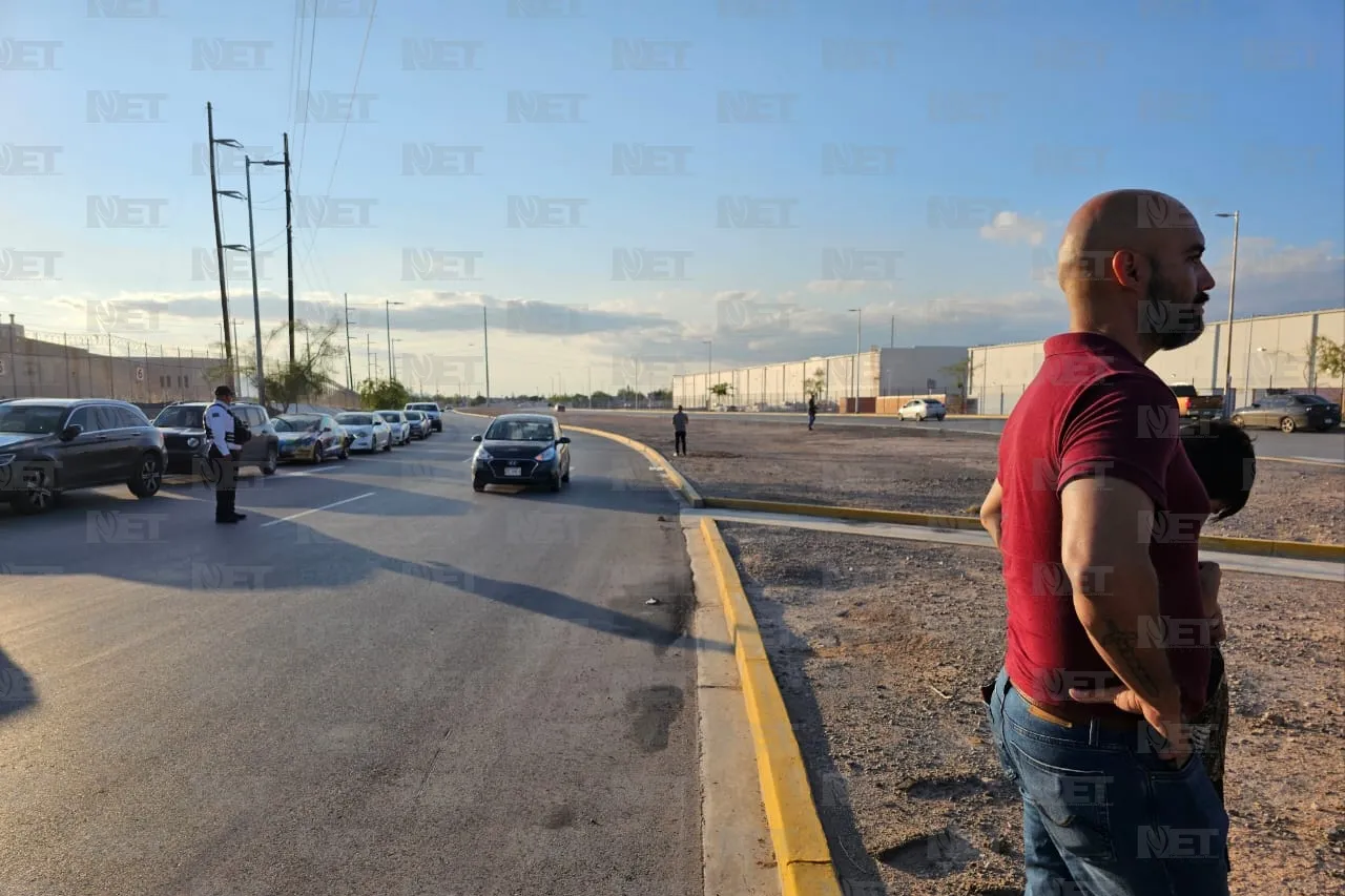 Quedó perrota: alcalde en entrega de calle