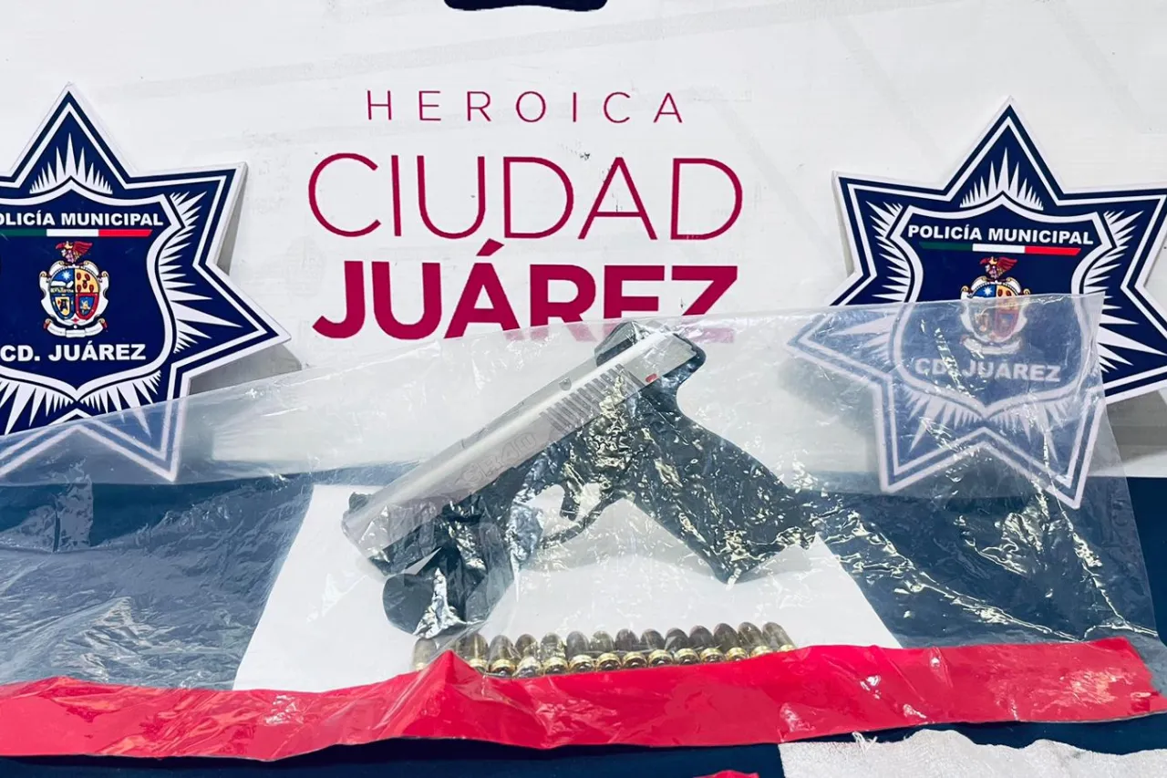 Caen 3 con arma y cristal; tienen historial delictivo