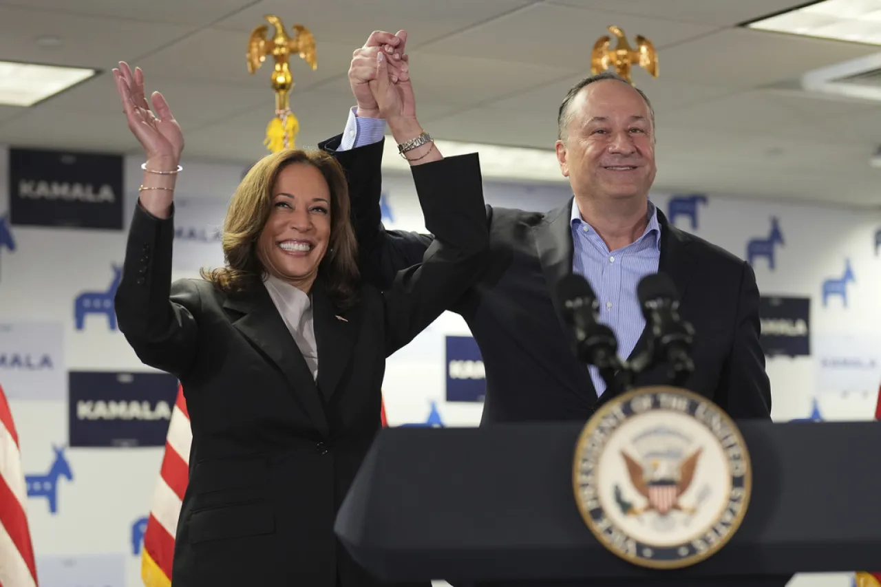 Harris, con apoyo de delegados para ganar nominación presidencial: Sondeo AP