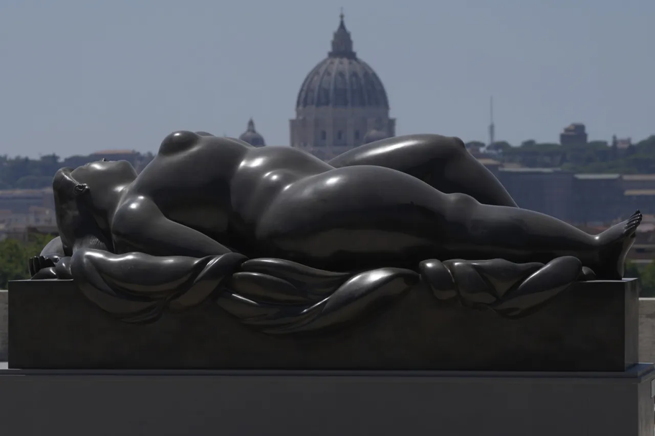 Recuerda Roma a Fernando Botero con exposición de esculturas