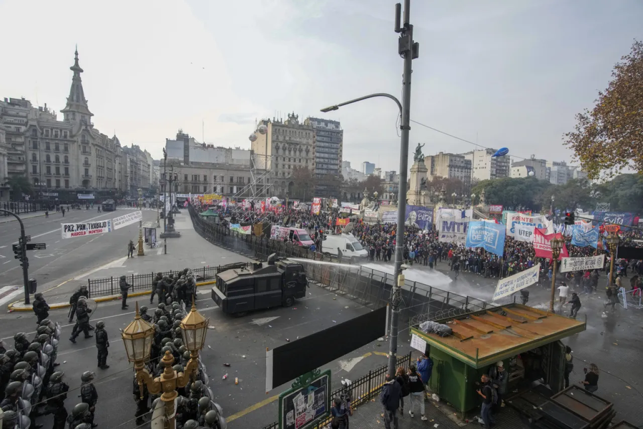Argentinos ponen a prueba su ingenio ante nueva crisis económica