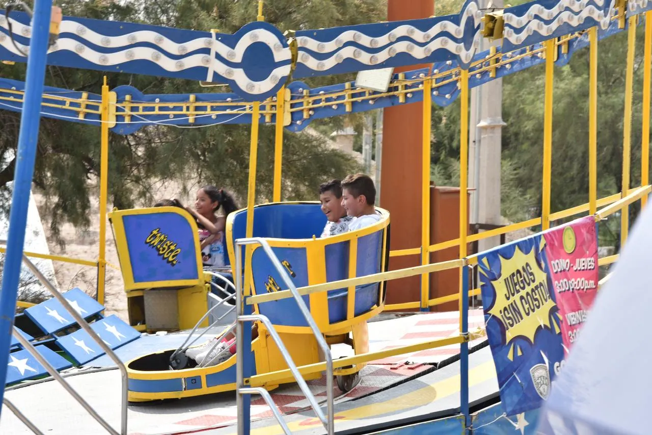 Se quedan más tiempo los juegos mecánicos del Parque Central