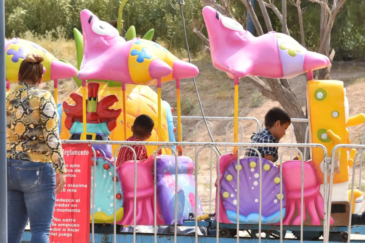 Se quedan más tiempo los juegos mecánicos del Parque Central