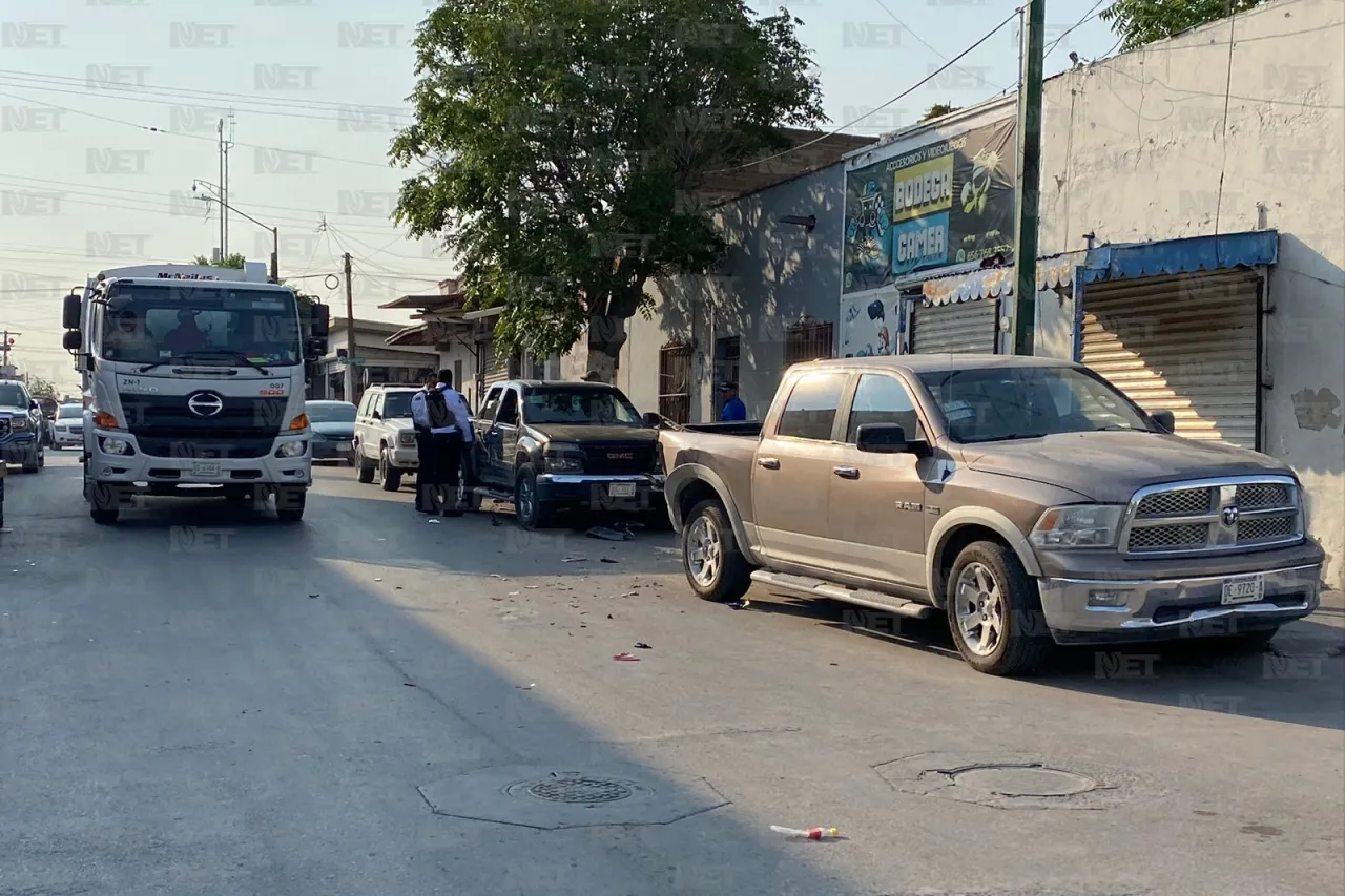 Rutero prensa a mujer y atropella a parquero en el Centro