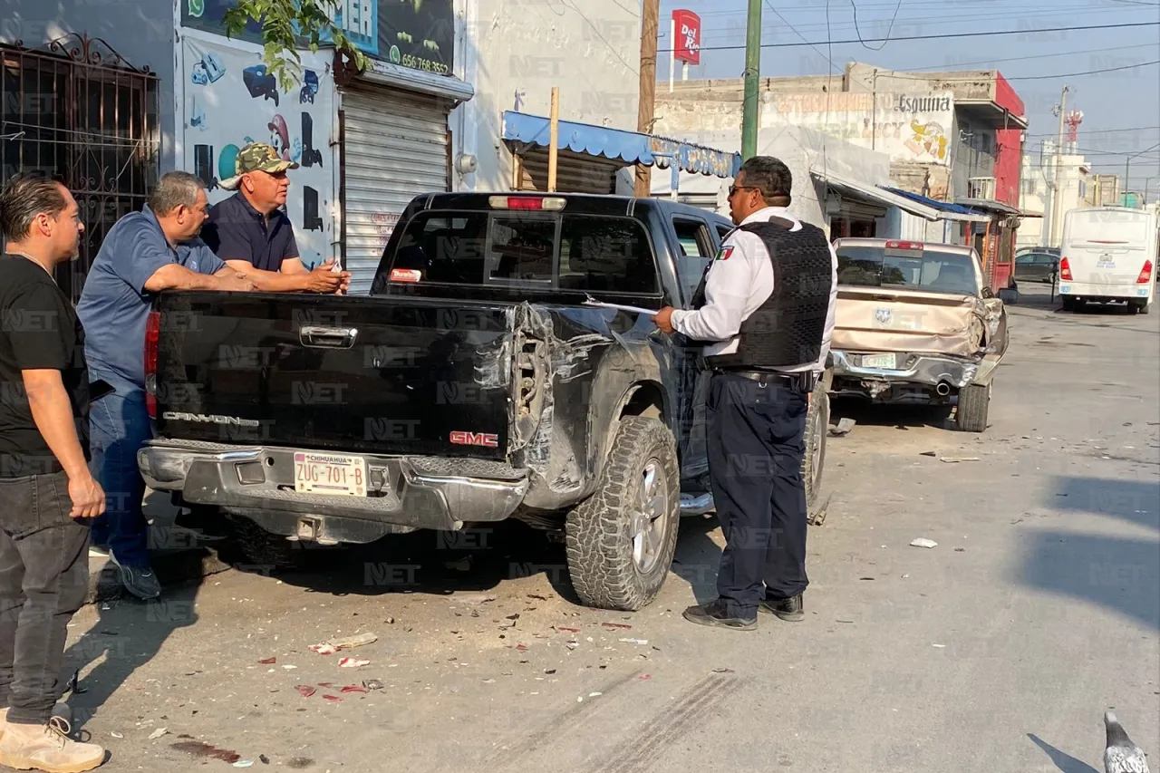 Rutero prensa a mujer y atropella a parquero en el Centro