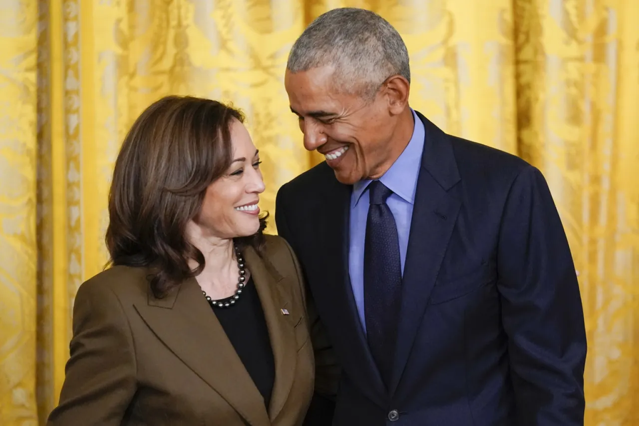 Apoyan los Obama a Kamala Harris