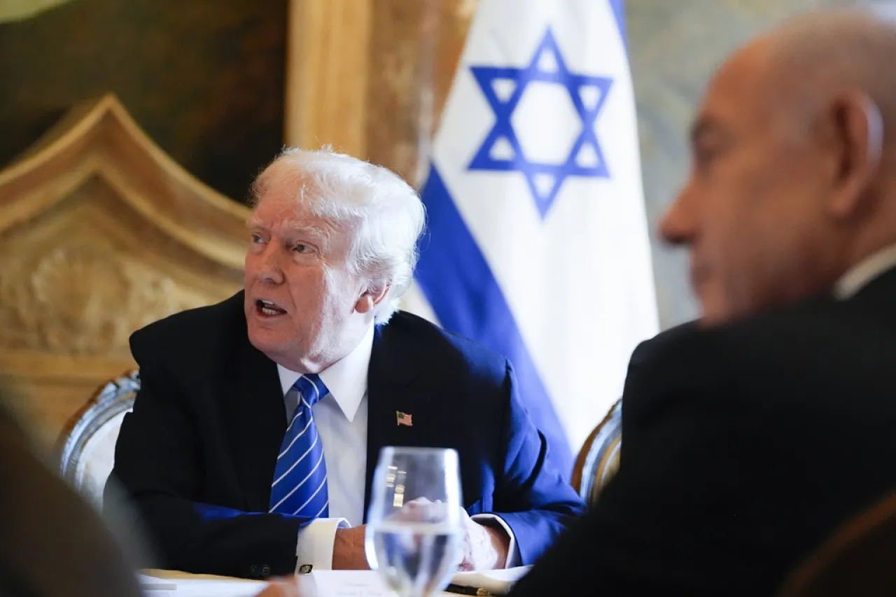 Un radiante Trump da la bienvenida en Mar-a-Lago a Netanyahu