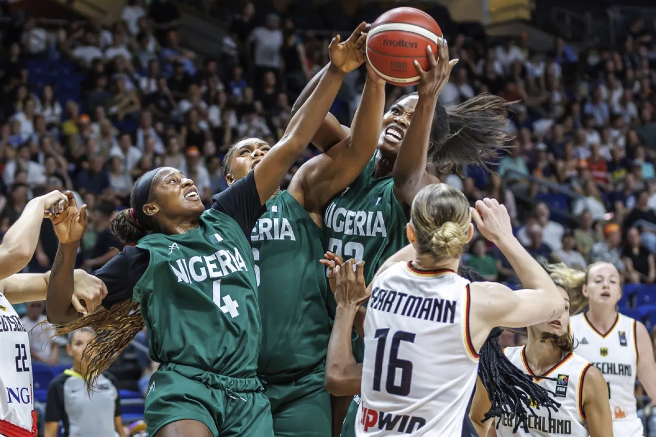 Selección femenil de basket de Nigeria no pudo navegar en desfile de París 2024