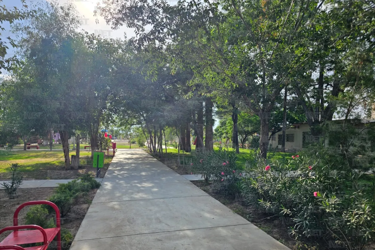 Entregan rehabilitación del parque lineal de Satélite