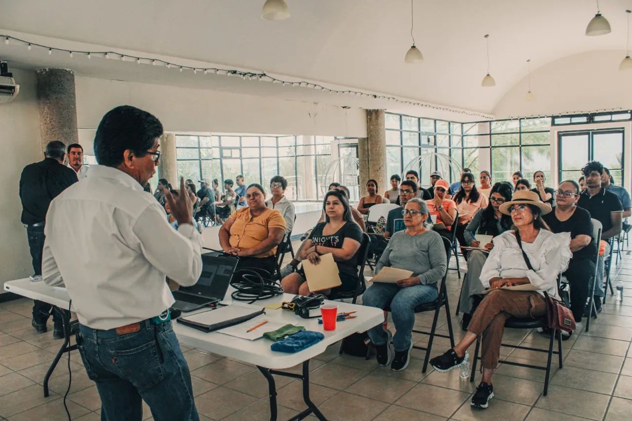 Realiza Parque Central segundo curso de huertos urbanos