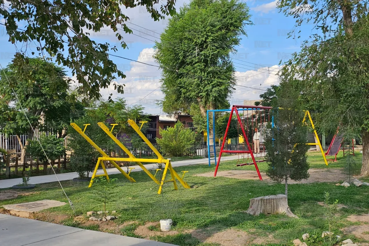 Entregan rehabilitación del parque lineal de Satélite