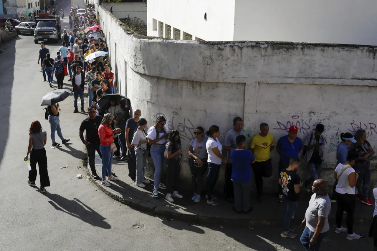 Llama oposición en Venezuela a defender el voto