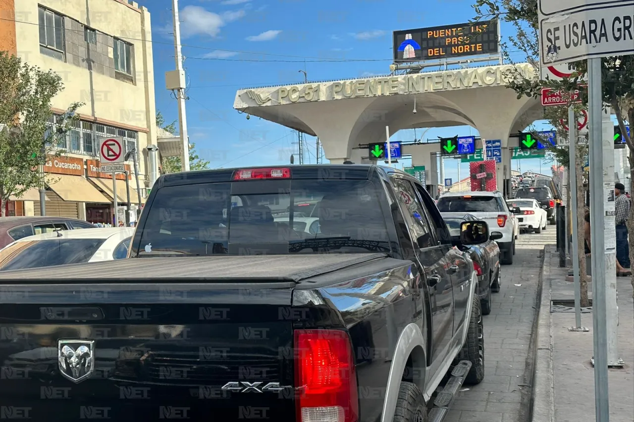 Filas de una hora para cruzar a El Paso