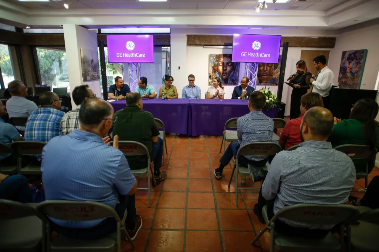 Maquiladora CE HeathCare dona 10 equipos de cómputo a Museo de El Chamizal