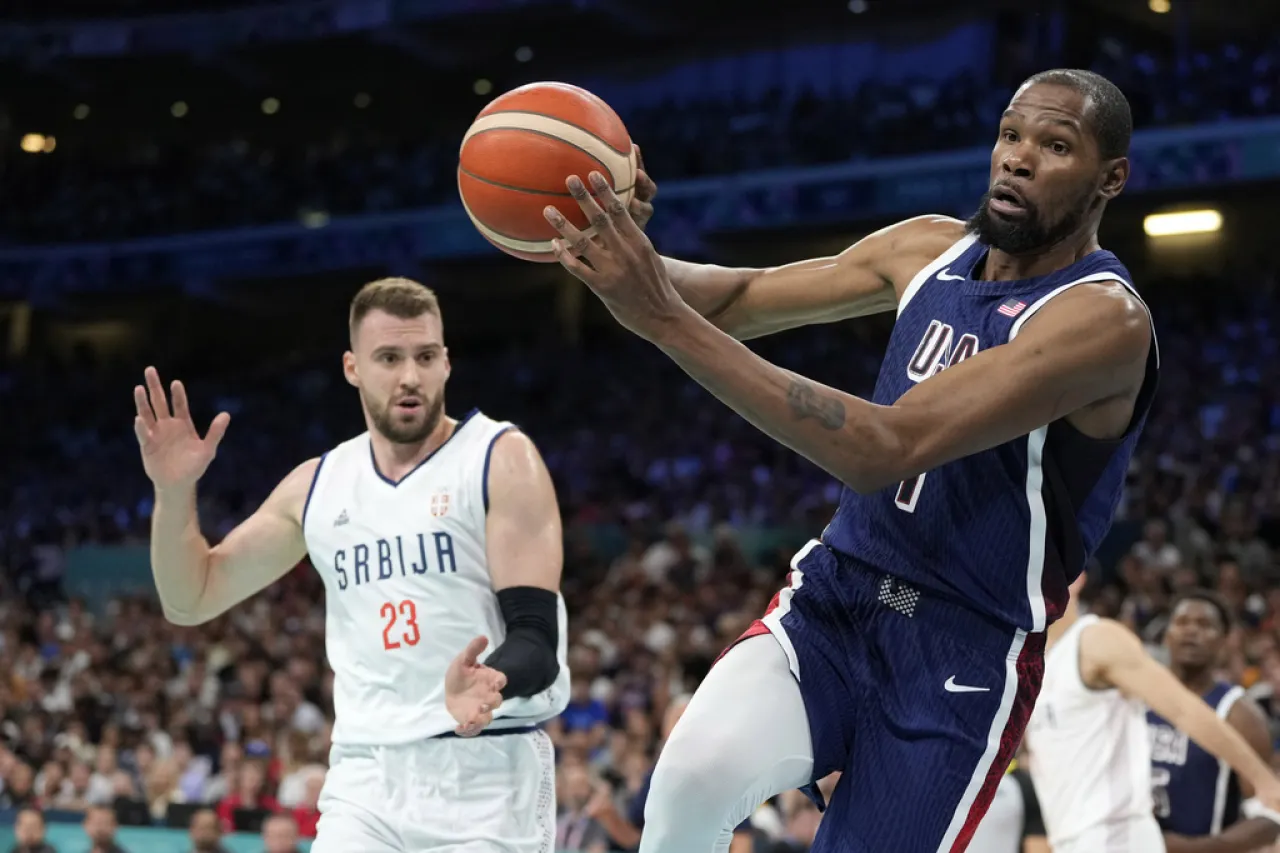 París 2024: El 'Dream Team' debuta con triunfo en el Basquetbol
