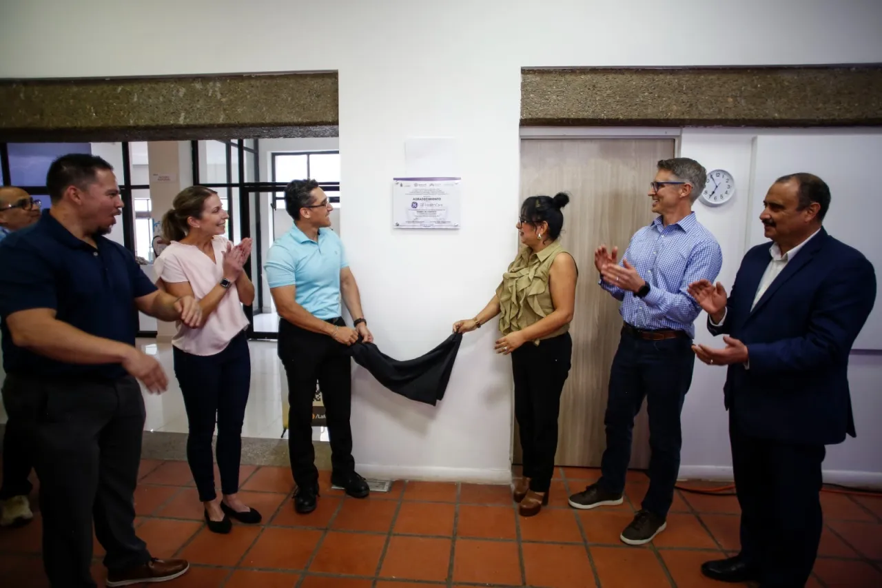 Maquiladora CE HeathCare dona 10 equipos de cómputo a Museo de El Chamizal